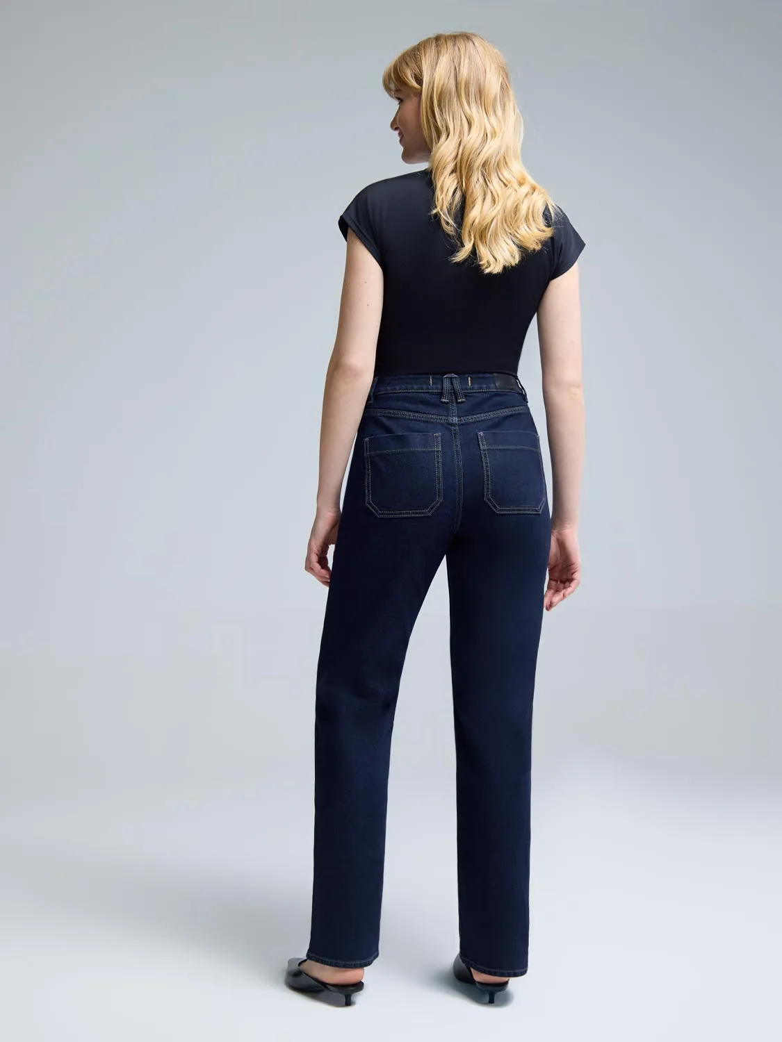 Rinse Wash Straight-Leg Jeans minimal trend