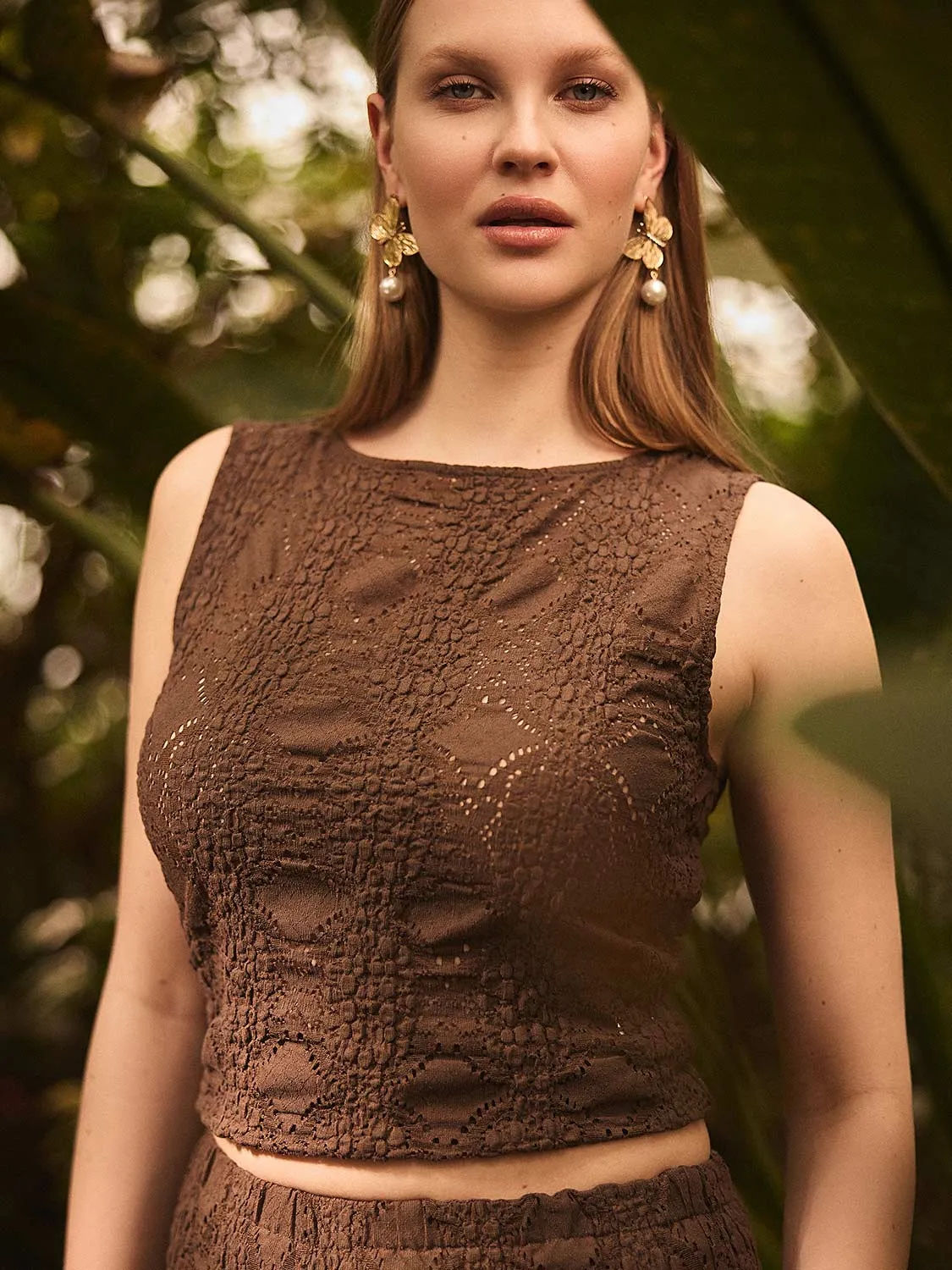 Sleeveless Bubble Lace Top travel light