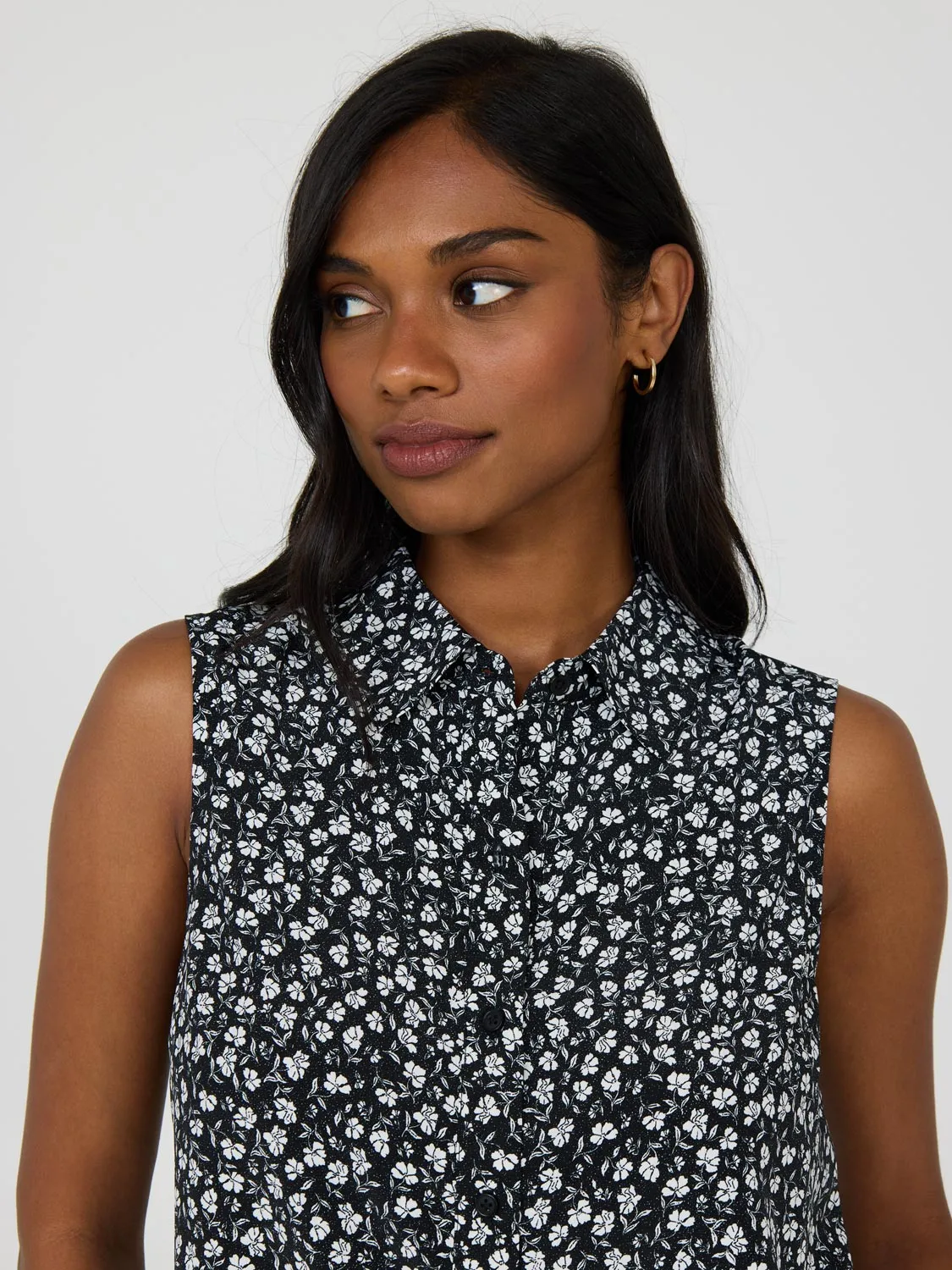 Sleeveless Floral Print Button-Front Blouse day layer
