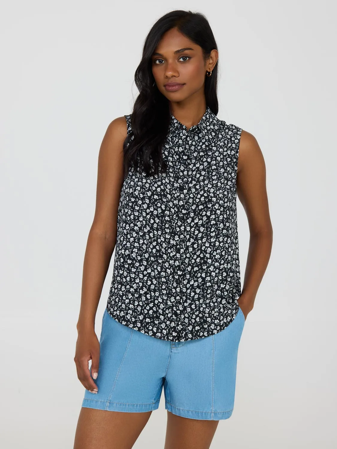 Sleeveless Floral Print Button-Front Blouse travel light