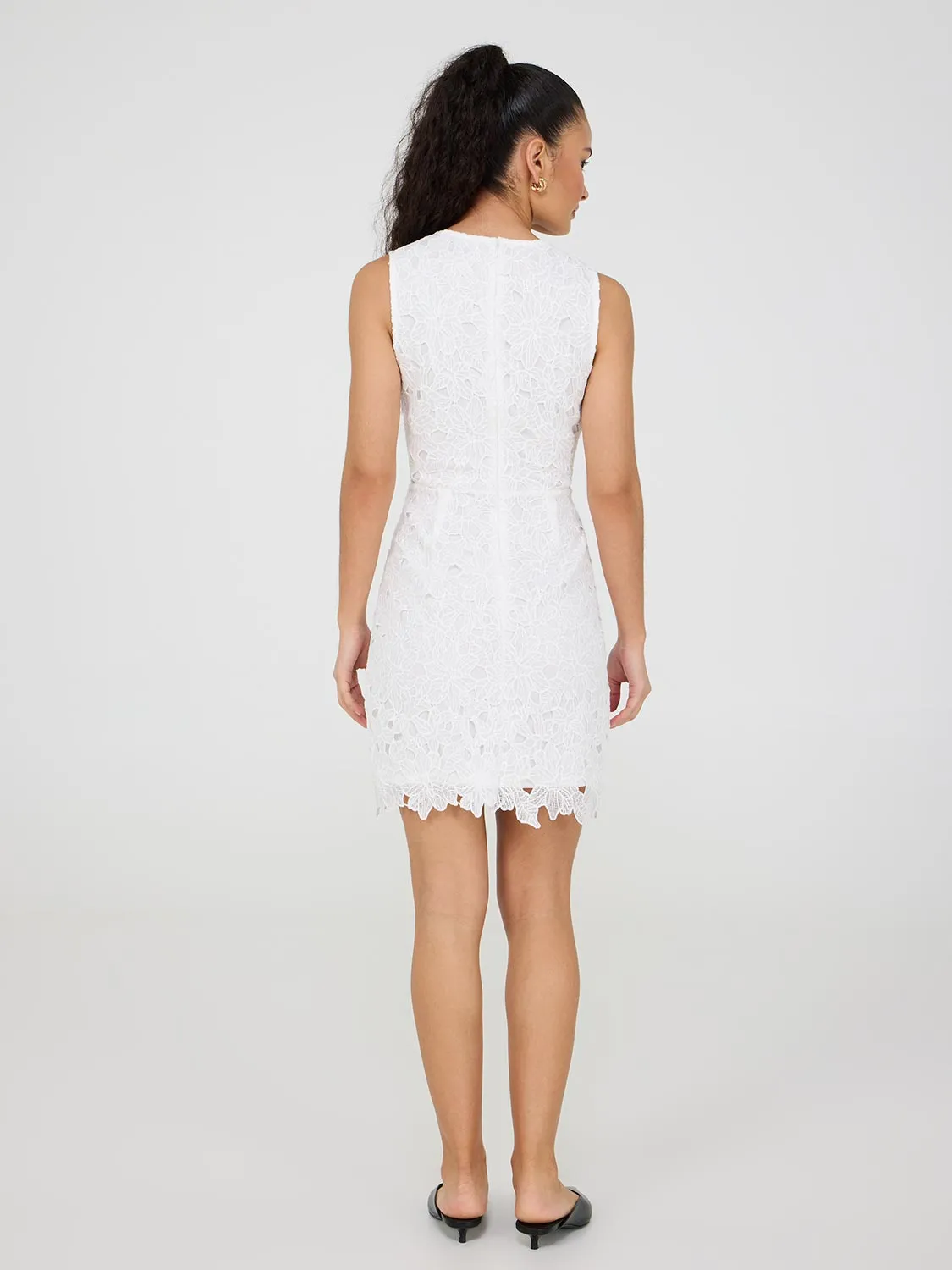 Sleeveless Lace Sheath Dress lace detail