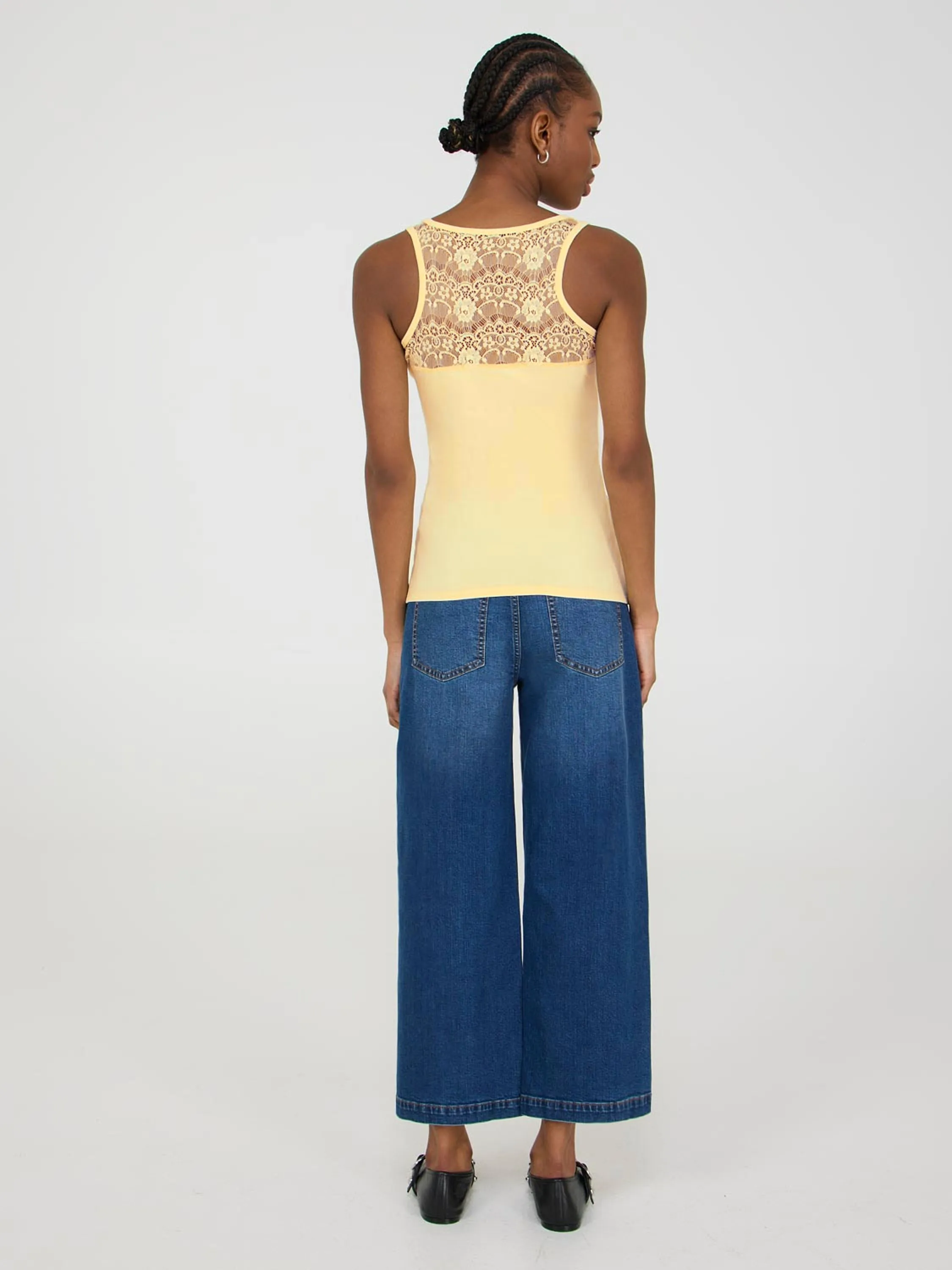 Sleeveless Lace Top summer vibe
