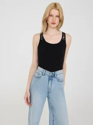 Sleeveless Lace Top light hug