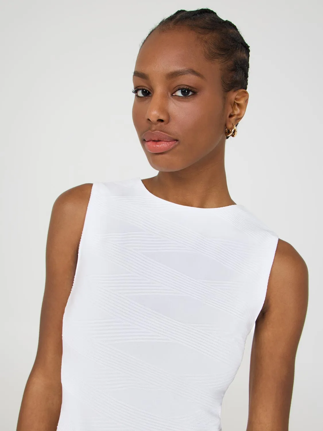 Sleeveless Patterned Sheath Dress slimming effect