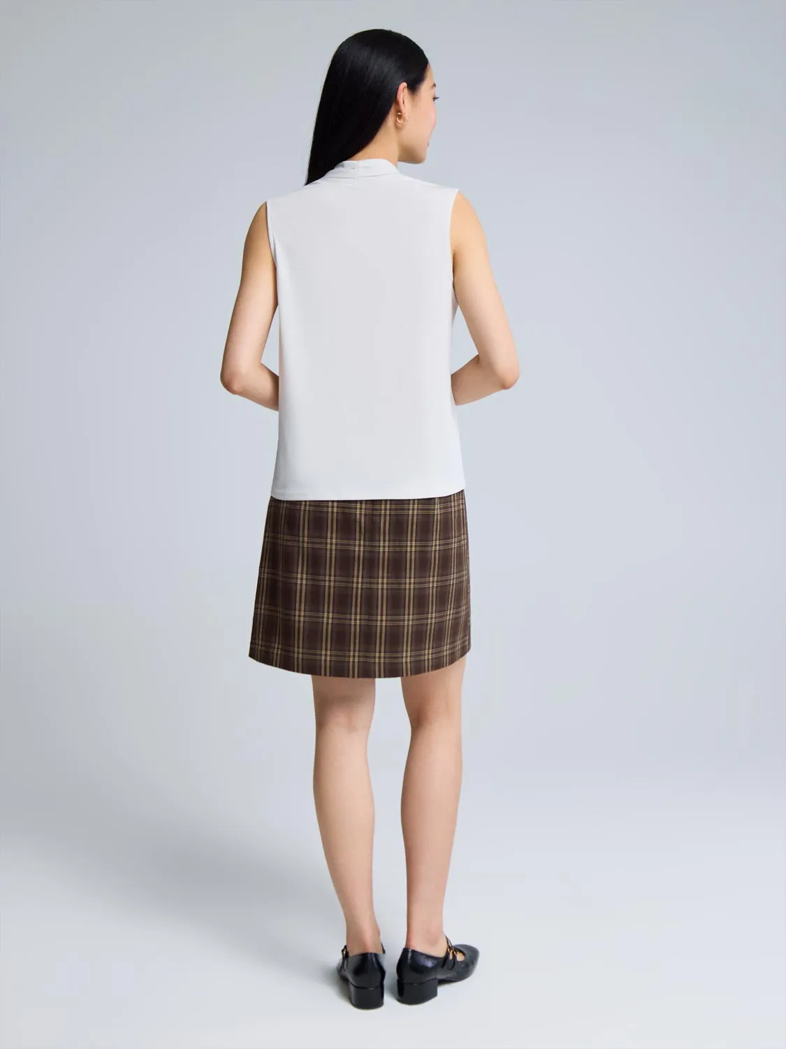 Sleeveless Pleated V-Neck Top cozy fit