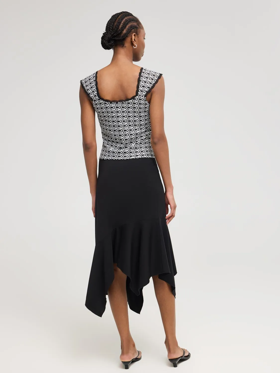 Sleeveless Zig-Zag Crochet Top travel fit