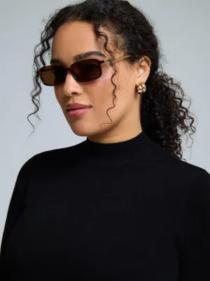 Small Tortoise Frame Sunglasses relaxed mood
