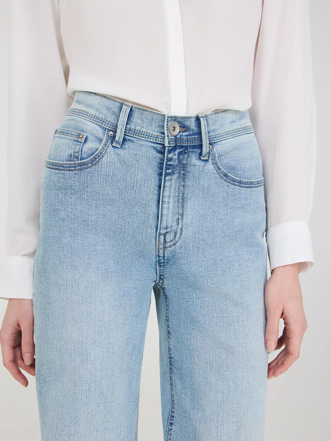Straight Leg Jeans With Wide Cuff elastic ease