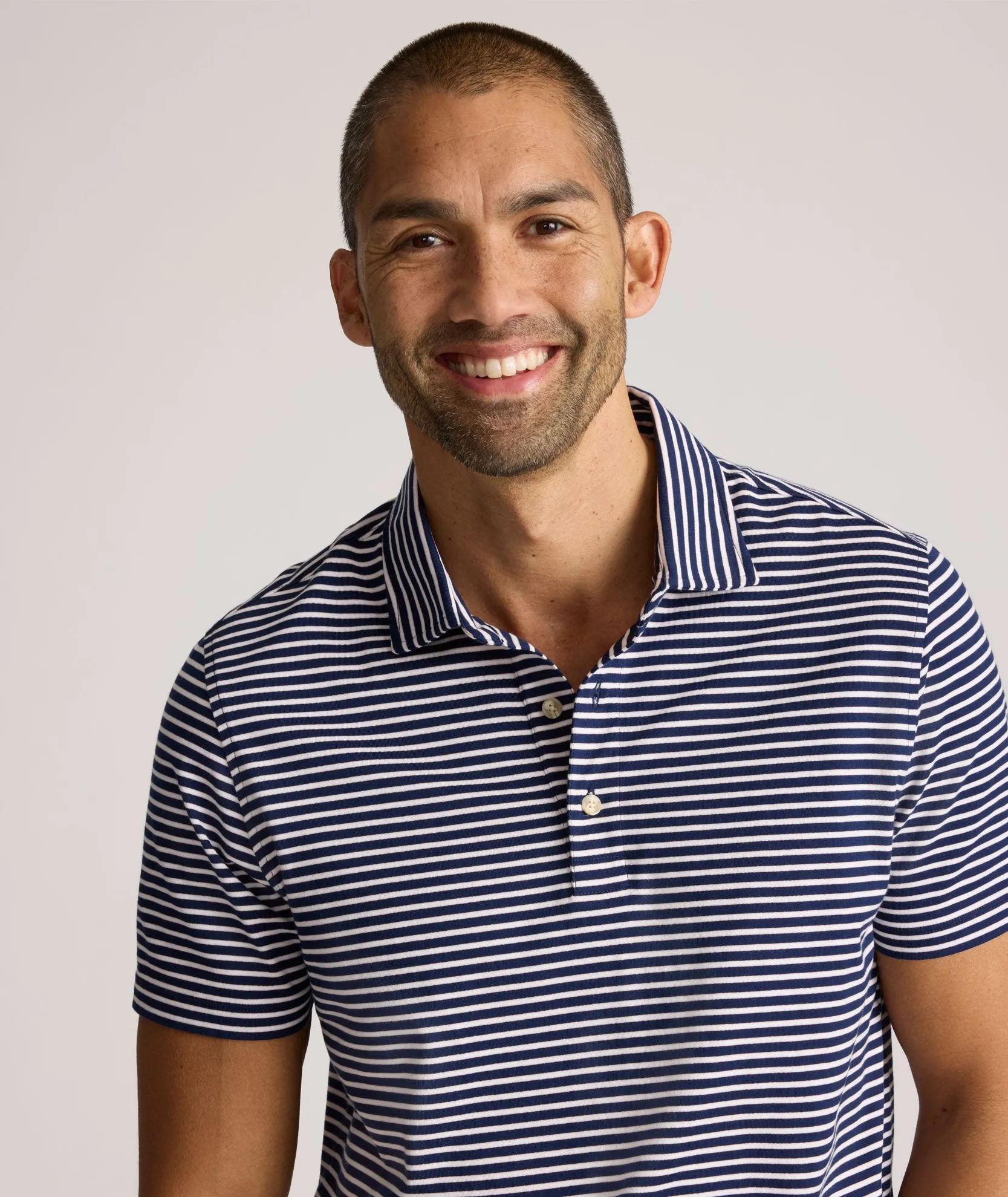 Striped Jersey Performance Polo weekend look