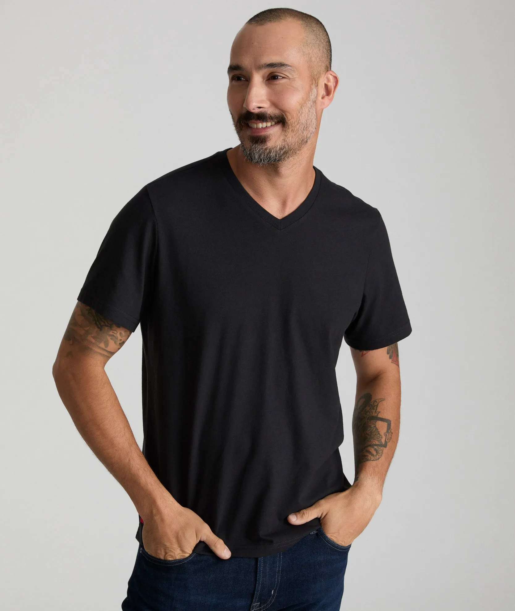 Ultrasoft V-Neck Tee clean cut
