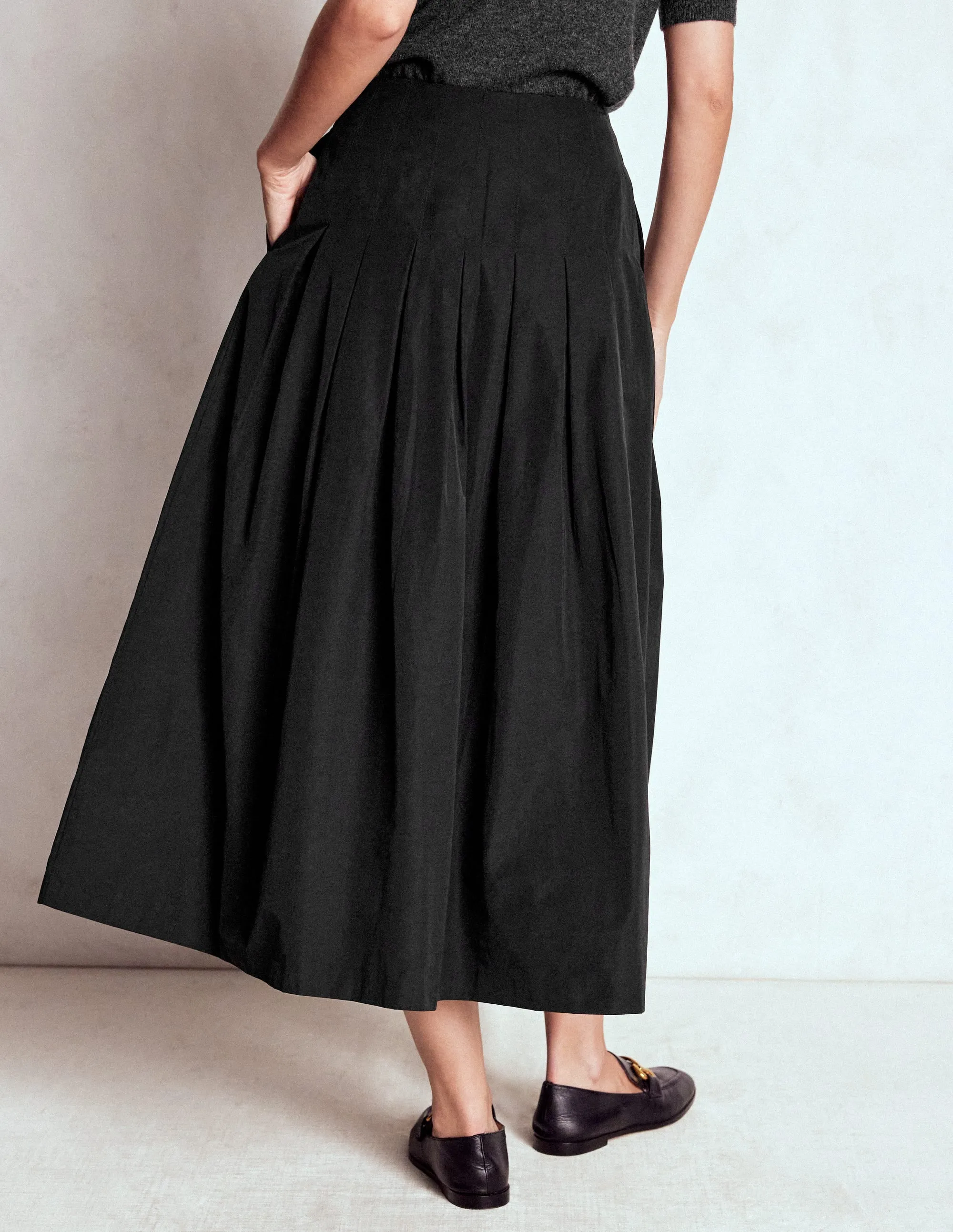 Valentina Taffeta Midi Skirt-Black trend must-have