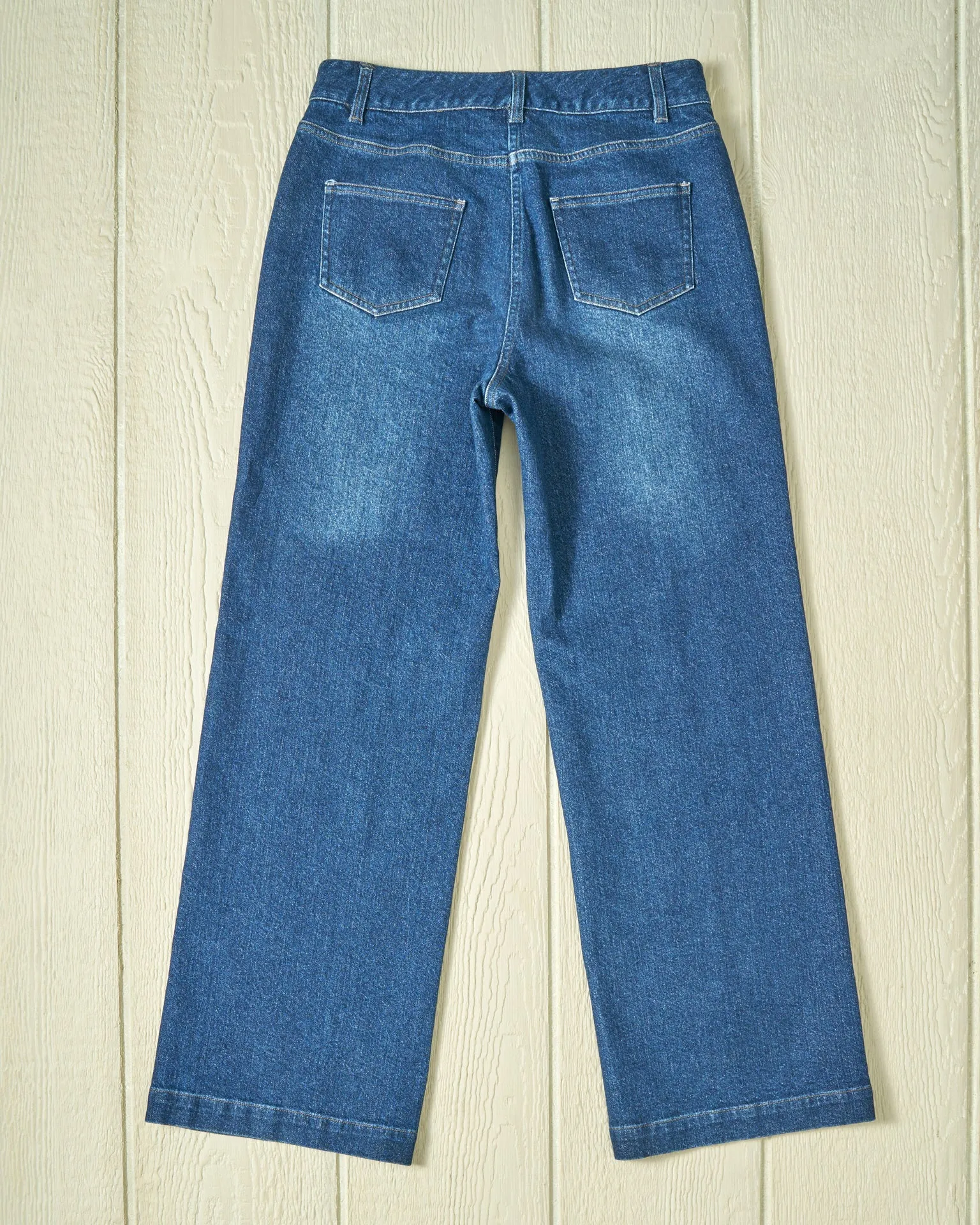 Women's Five Pocket Jean in Dark Wash Denim urban look