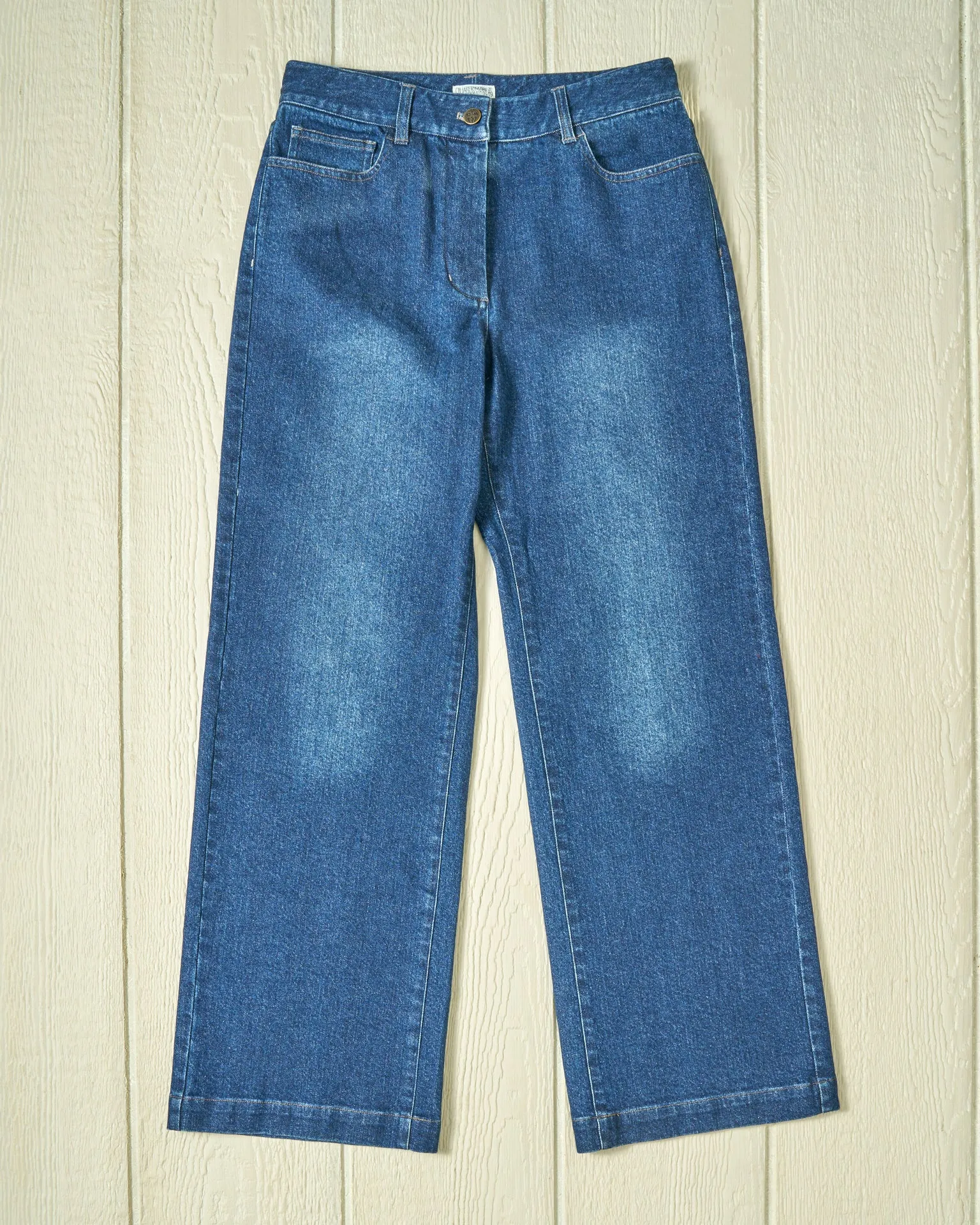 Women's Five Pocket Jean in Dark Wash Denim effortless style