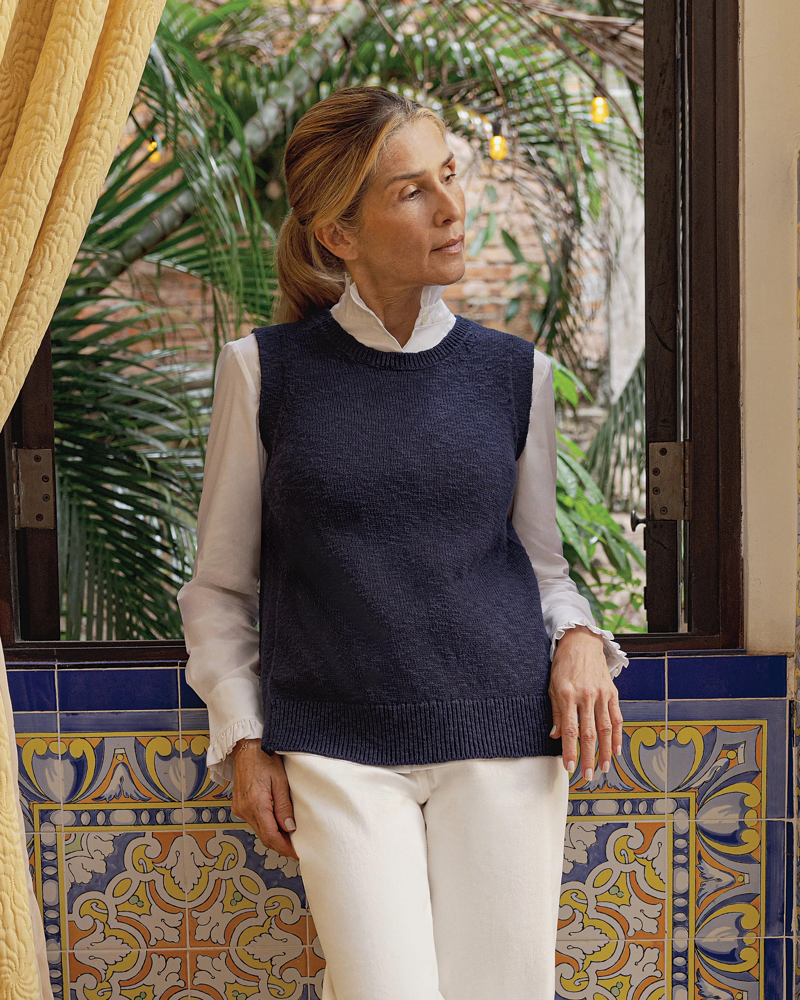 Women's Homespun Cotton Vest in Navy calm mode