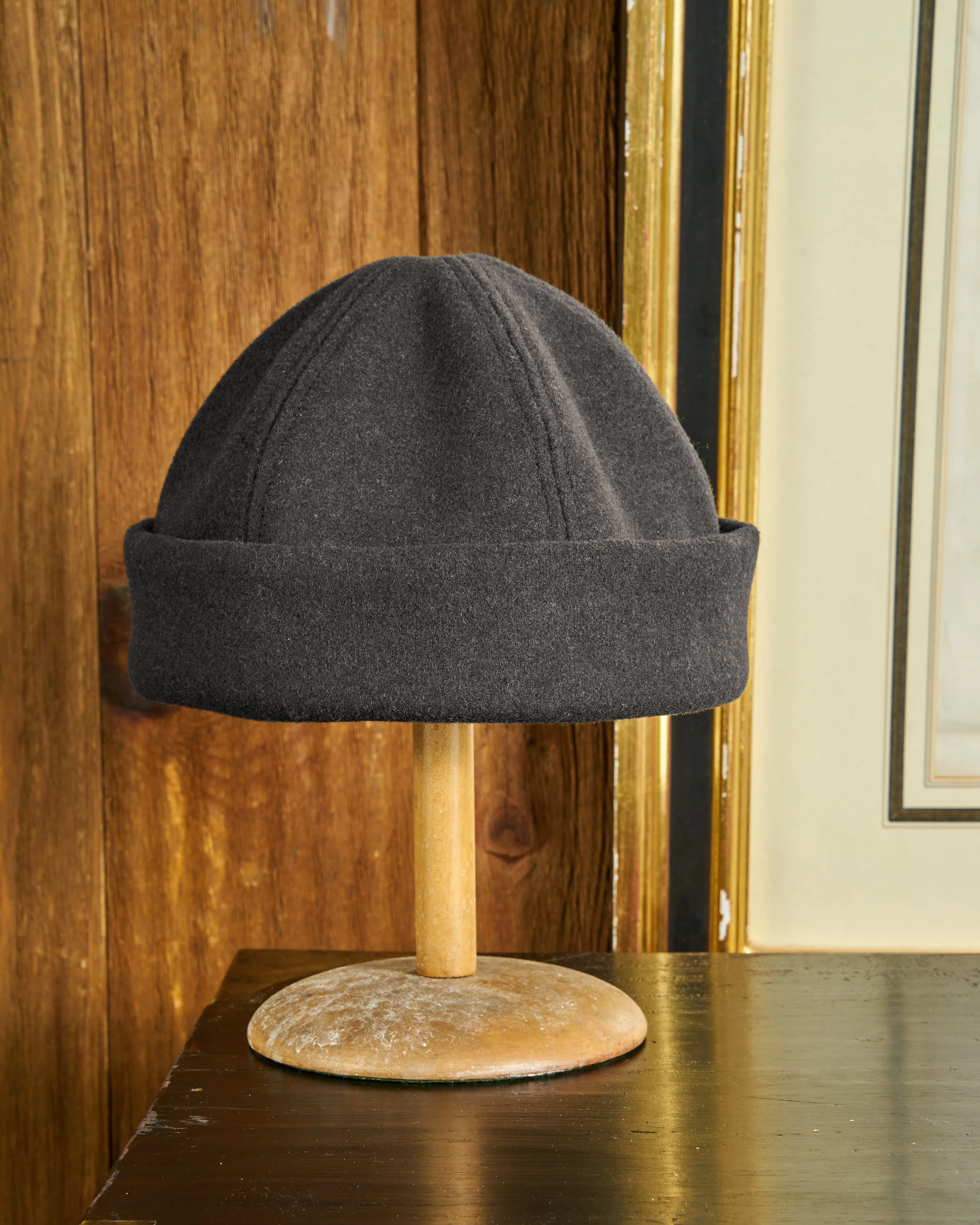 Wool Felt Harbour Cap in Charcoal cycling style