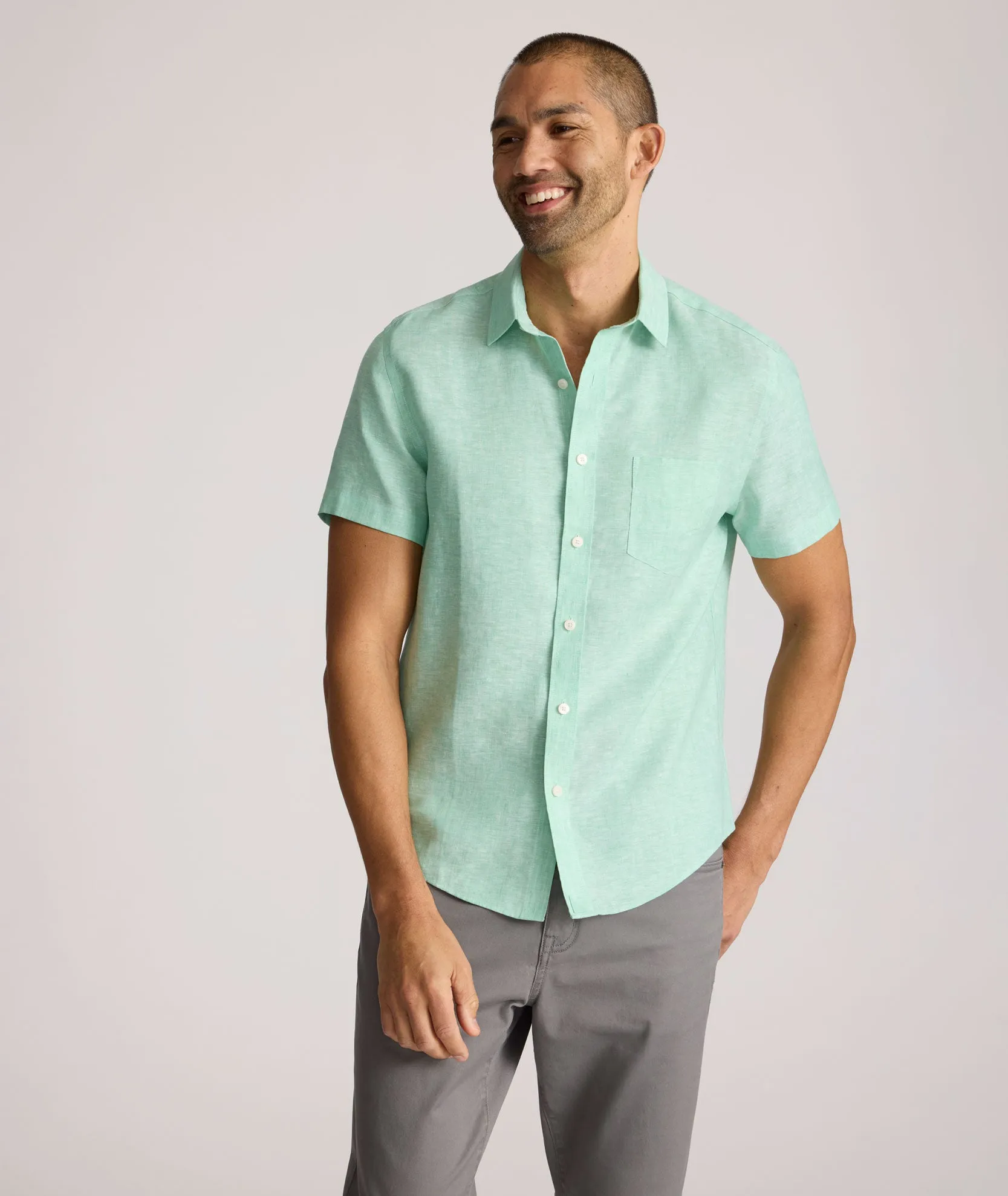 Wrinkle-Resistant Linen Short-Sleeve Cameron Shirt Outfit Base